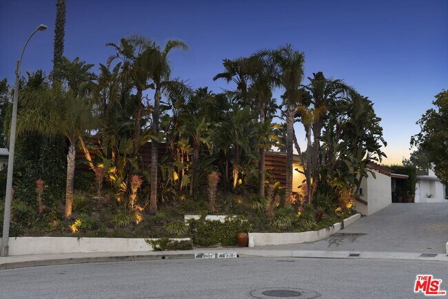 Building Photo - 8405 Edwin Dr