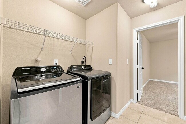 Building Photo - 11707 Jarvis Dr