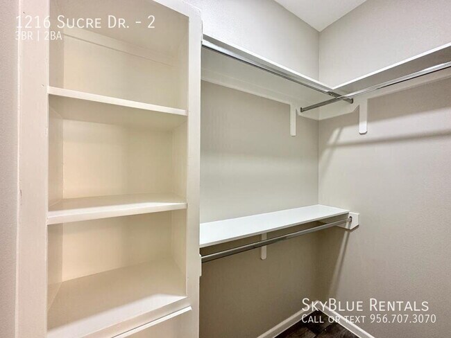 Building Photo - 1216 W Sucre Dr