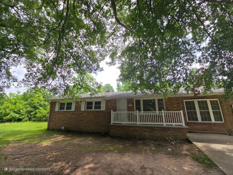 Primary Photo - 125 Bridges Cir