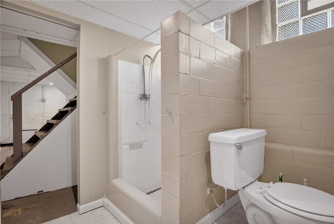 Building Photo - 1227 Denisonview St