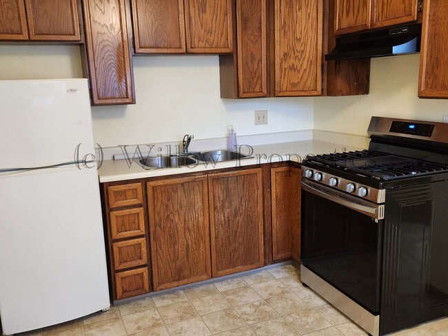 Building Photo - Cozy one bedroom duplex