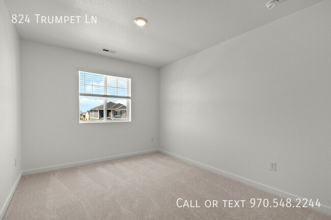 Building Photo - 824 Trumpet Ln
