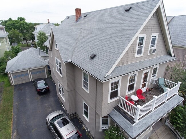 Building Photo - 68-70-70 Everett St