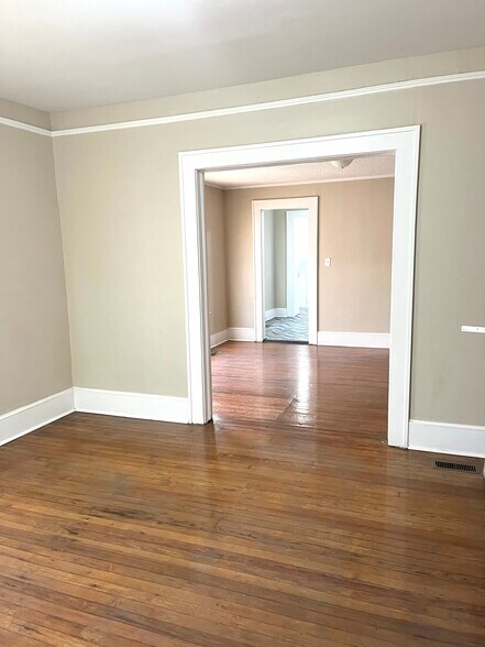 Building Photo - 1111 Boulevard