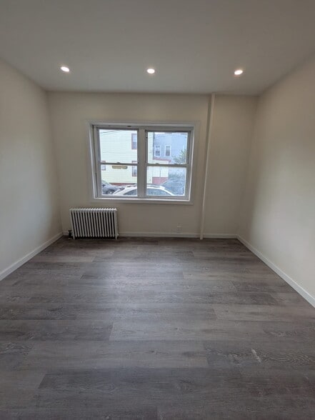 Building Photo - 204 Duncan Ave