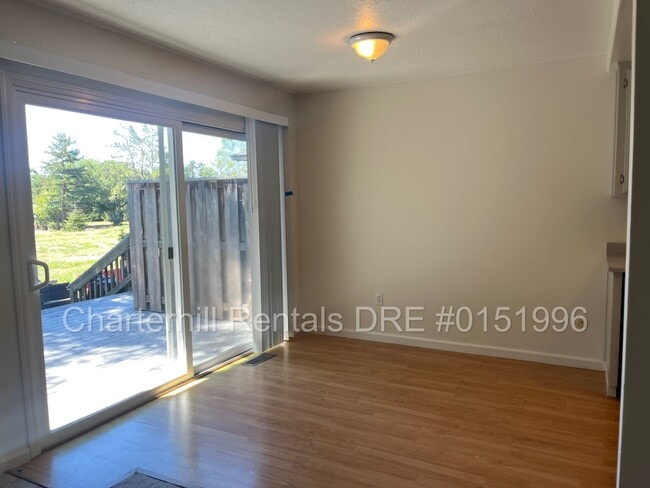 Building Photo - Larkfield -spacious single level with attached one car garage - backs to the old Wikiup Golf Course!