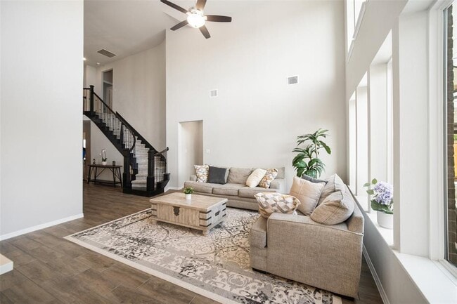 Building Photo - 18214 Sunset Elm Dr