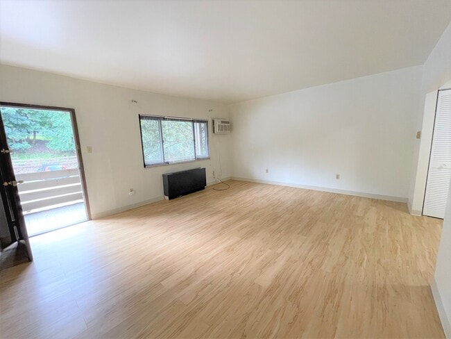 Building Photo - 6350 Forward Ave