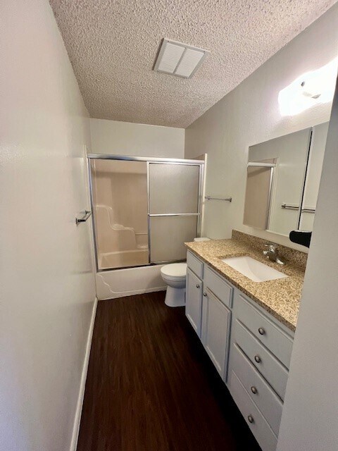 Building Photo - 920 N Leverett Ave