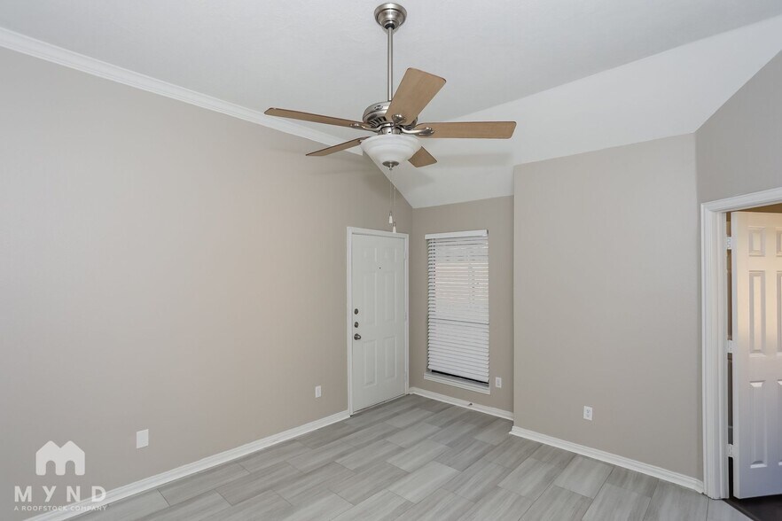 Building Photo - 521 Pleasant Valley Dr
