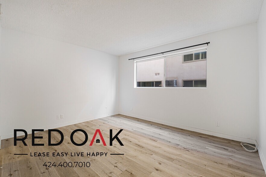 Building Photo - 2065 Rodney Dr