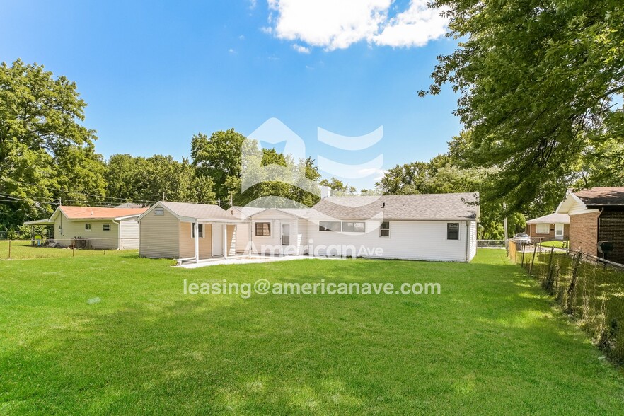 Building Photo - 9207 Bobb Ave