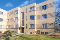 Building Photo - Gorgeous 2bed/1bath Condo Unit For Rent in...