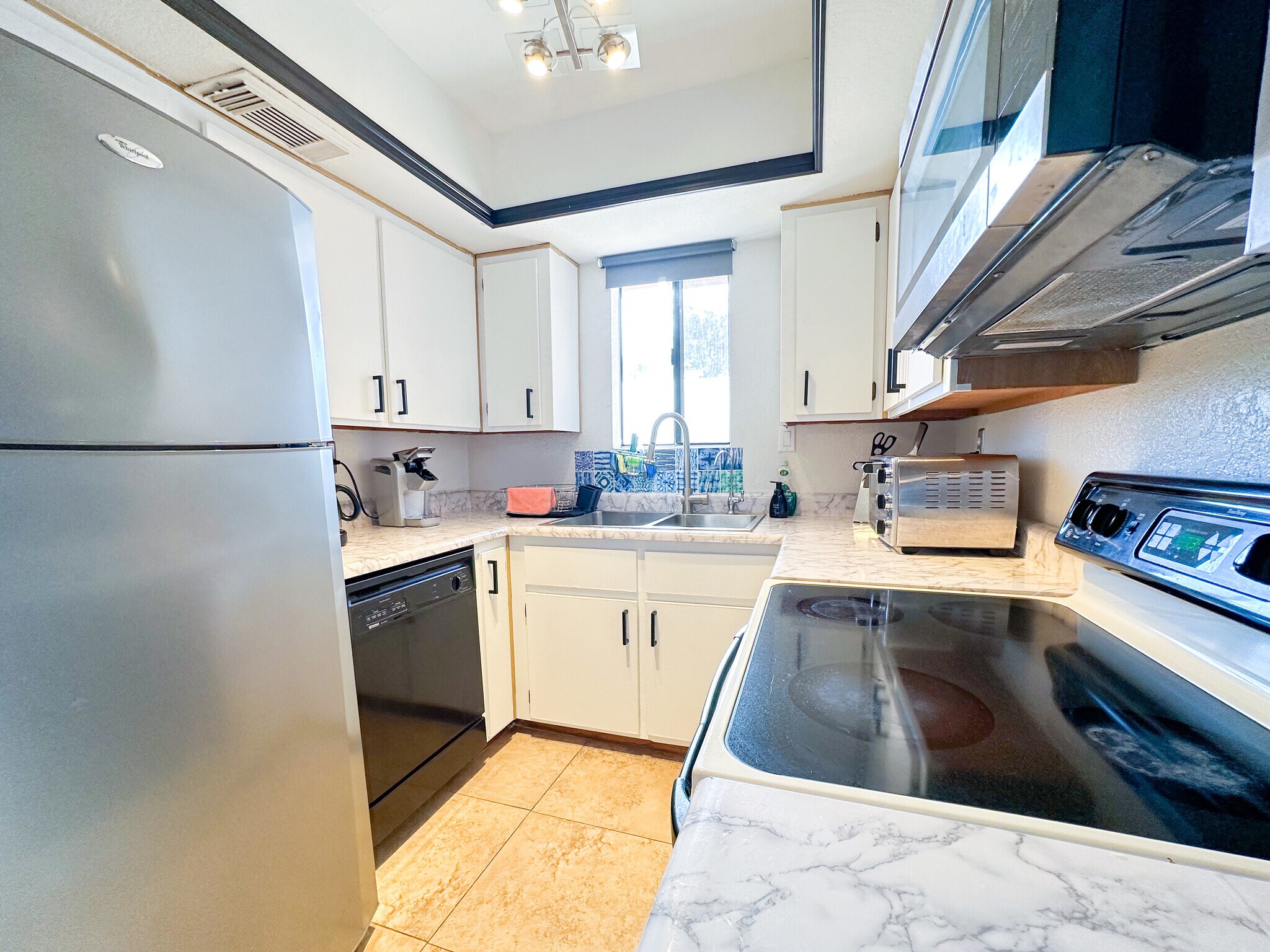 Building Photo - 1215 E Lemon St