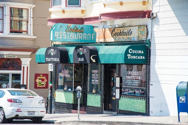 Building Photo - 312 Green St