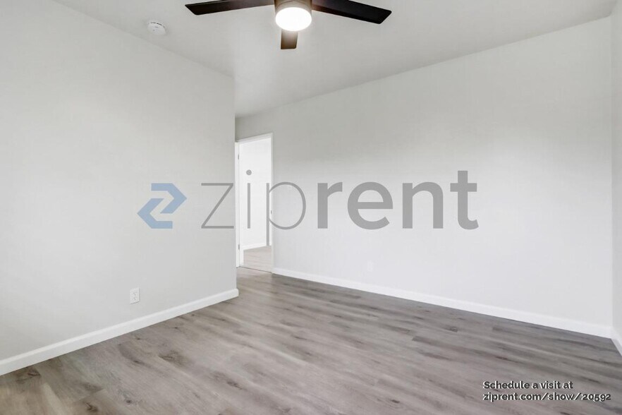 Building Photo - 9443 Acapulco Way