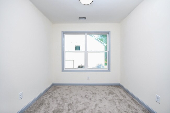 Building Photo - New Construction Ready for Move In!
