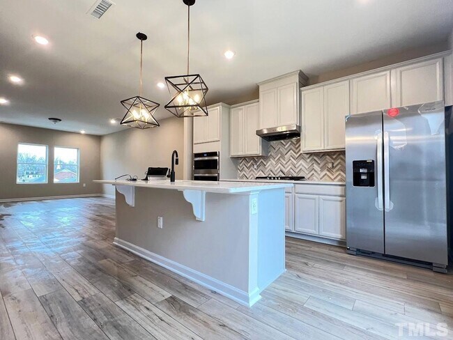 Building Photo - 4 Bedroom Luxury Townhome close to Raleigh Downtown