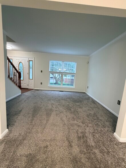 Guest living room - 5943 Roth Ct