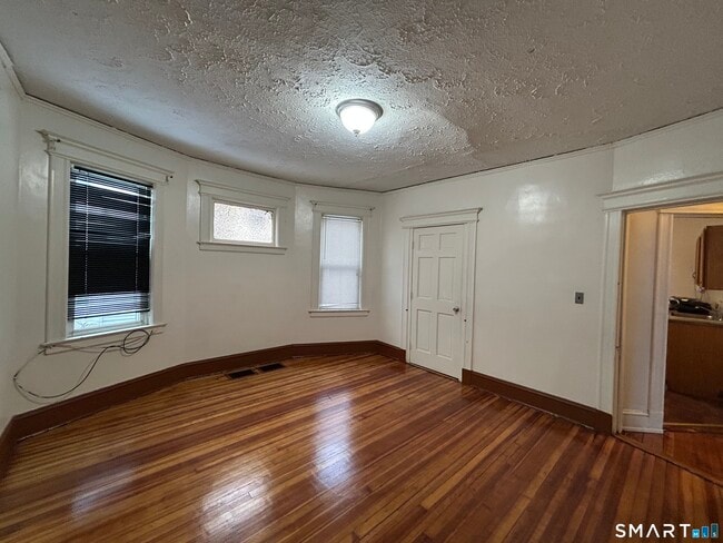 Building Photo - 40 Cabot St