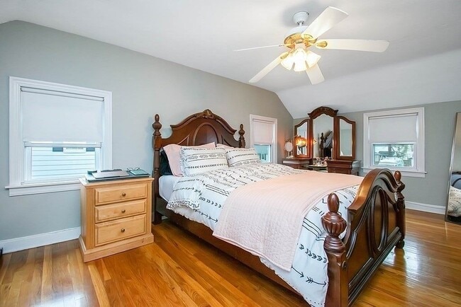 Building Photo - 250 Edendale St