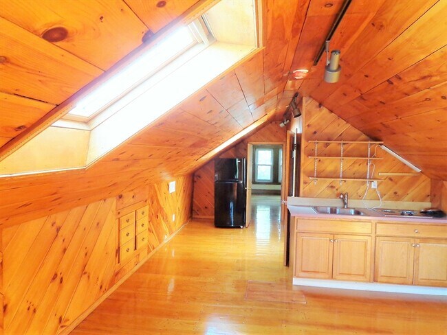 Building Photo - 117 Lewis Rd