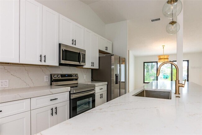 Building Photo - 1658 Ridgewood Ln