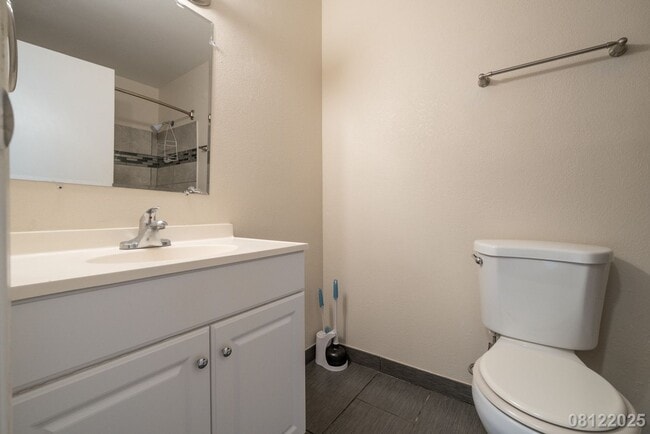 Building Photo - 2br/1ba/2pkg Townhouse in Mililani