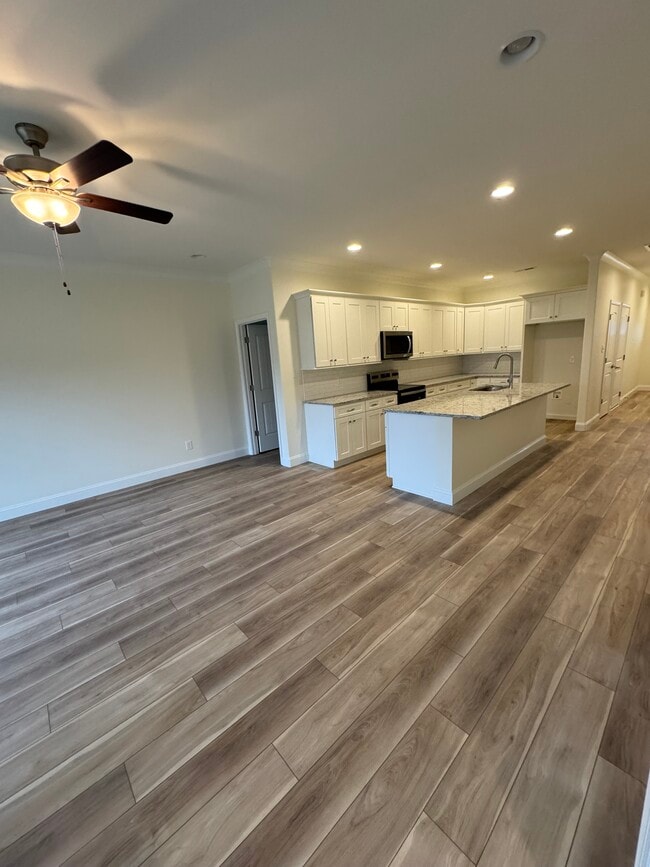 Building Photo - 1331 W Beaver Creek Dr