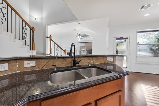 Building Photo - 20515 Bandrock Terrace