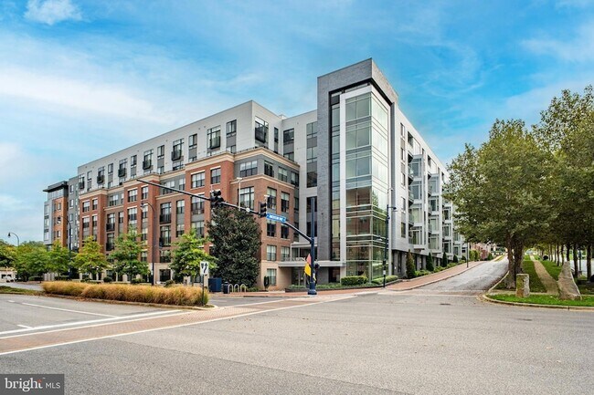 Building Photo - 145 Riverhaven Dr