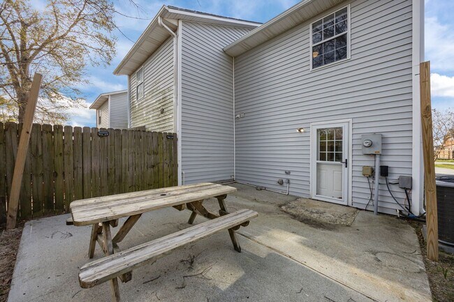 Building Photo - Welcome to New River Homes!