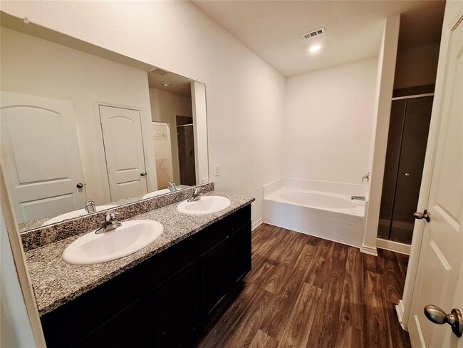 Building Photo - 14417 Prairie Sod Ln