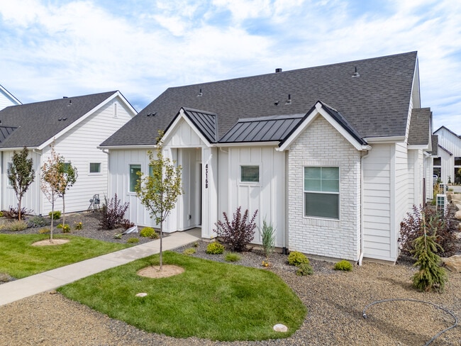 Building Photo - 4110 Hill Ln