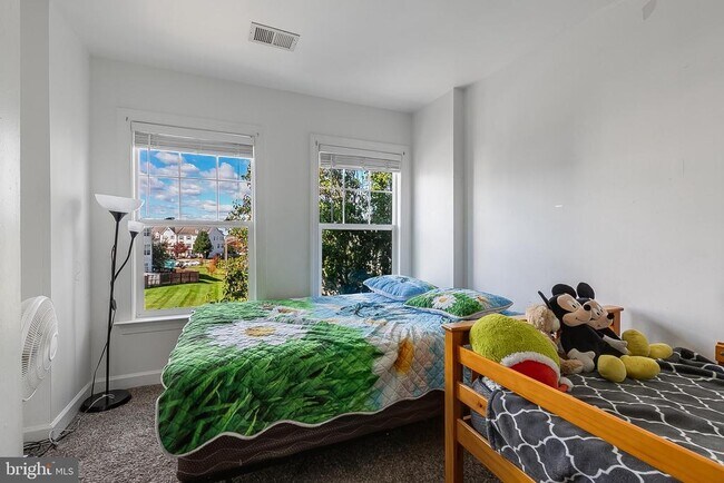 Building Photo - 8265 Glade Bank Dr