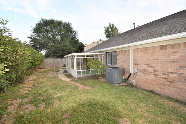 Building Photo - 18058 Brooknoll Dr