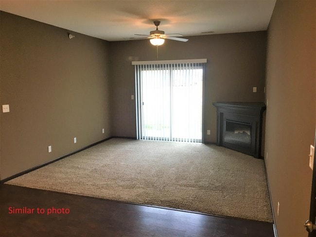 Building Photo - 1211 NE Windsor Dr