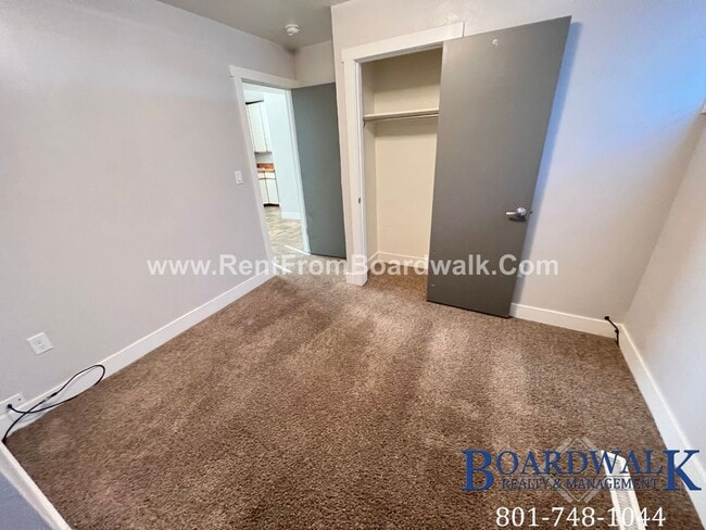 Building Photo - 1660 E 8600 S