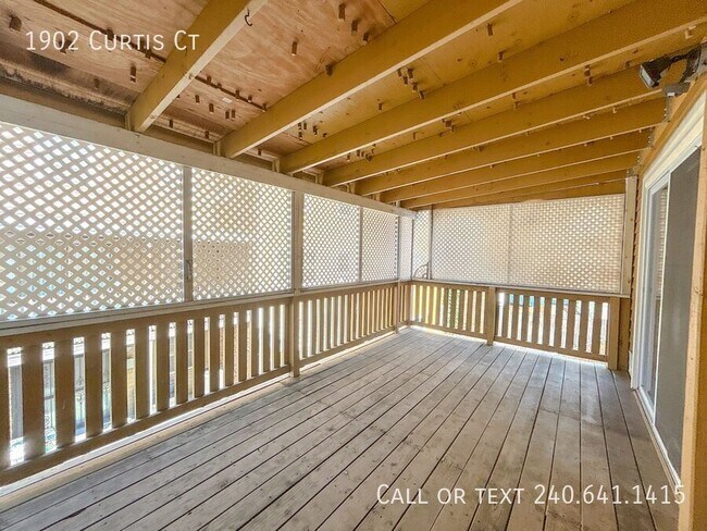 Building Photo - 1902 Curtis Ct SE