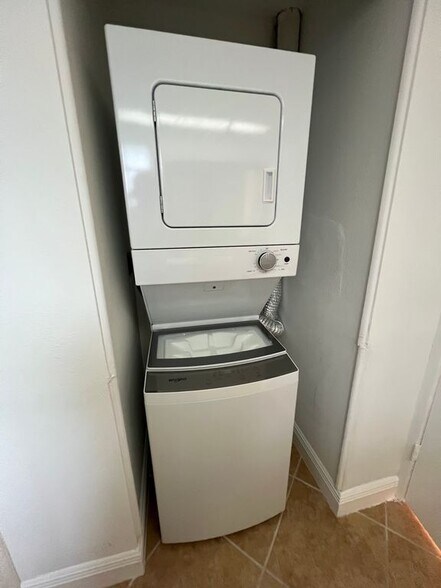 Building Photo - 710 Bayou Ave