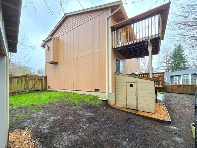 Building Photo - Spacious Home in Lake Stevens Available Now!  Pet Friendly