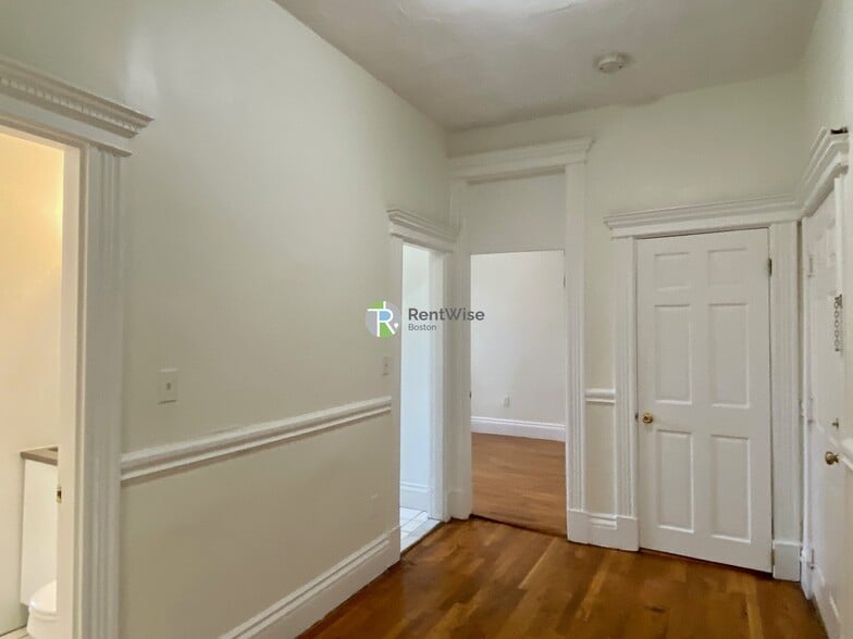 Building Photo - 1315 Commonwealth