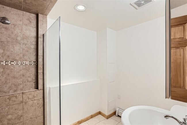 Building Photo - 3959 Ponderosa Ln