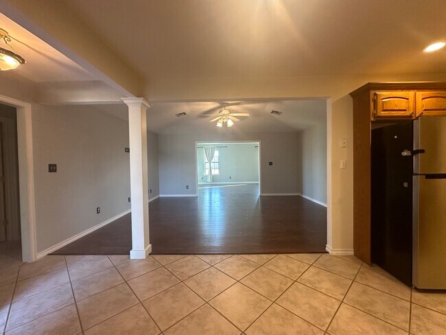 Building Photo - 6816 SW Drakestone Blvd