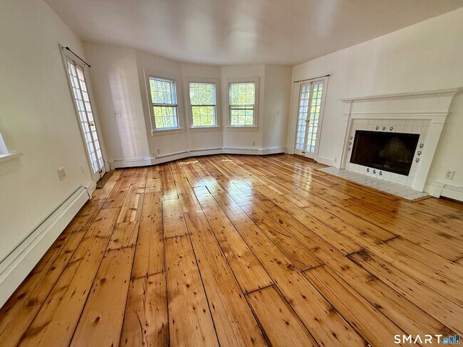 Building Photo - 154 Silvermine Ave