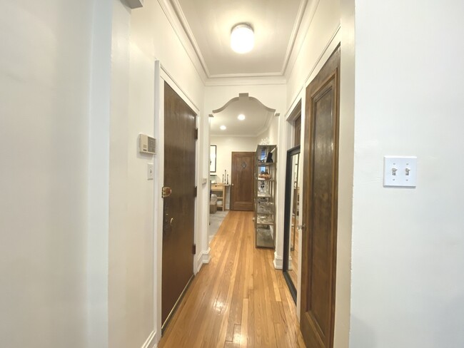 Building Photo - 5434 N Spaulding Ave