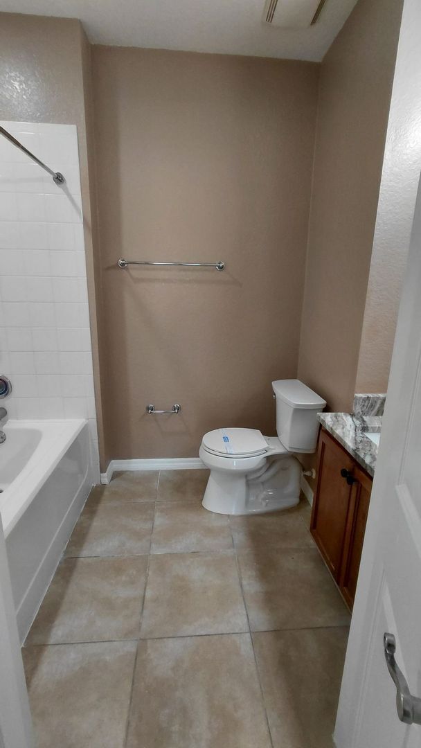 Building Photo - Beautiful 2 bedroom, 2.5 bath Condo in the...