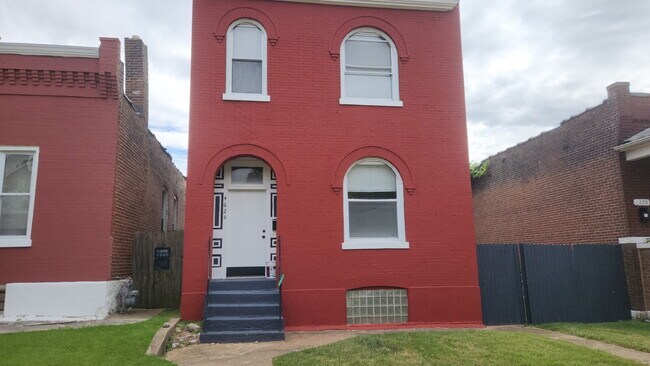 Primary Photo - "Charming 3-Bedroom Retreat in the Heart o...