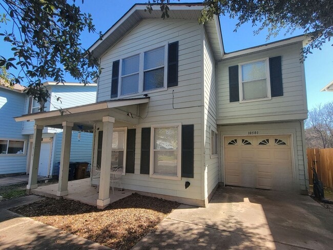 Building Photo - 4 Bed / 2 Bath Home in Great South Austin Location